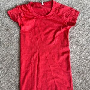 Lululemon swiftly tech top